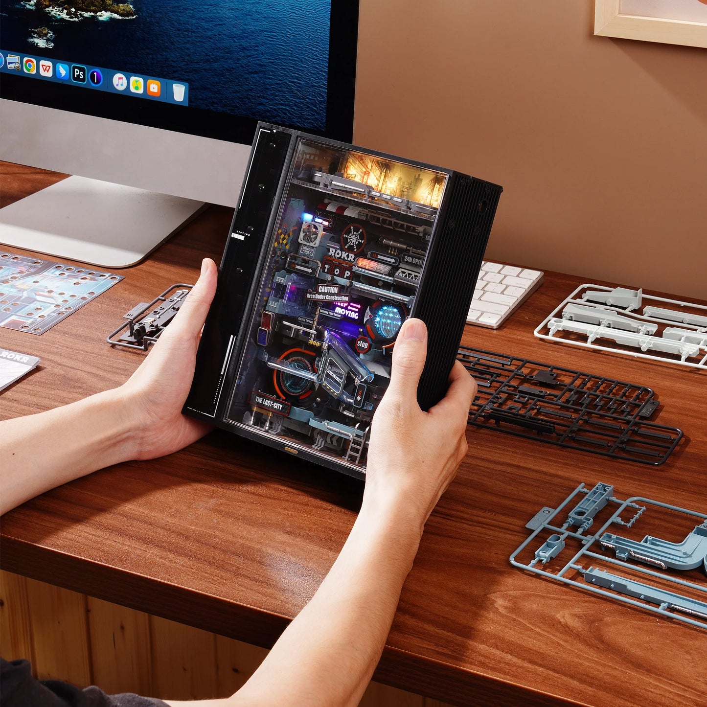 Robot Time The Last City -Futuristic Marble Run Cyberpunk Building Box